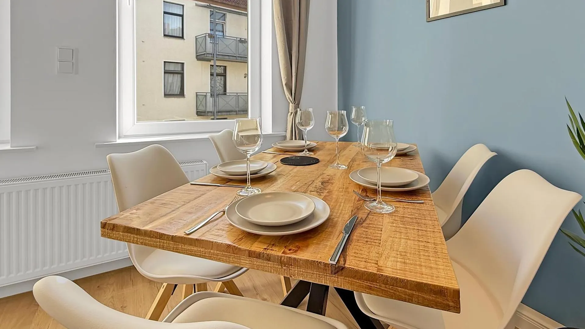 Апартаменты Design Suite 2 Bedrooms Living Room And Balcony Ганновер
